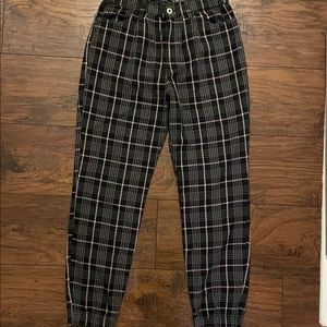 Button up girls’ plaid joggers